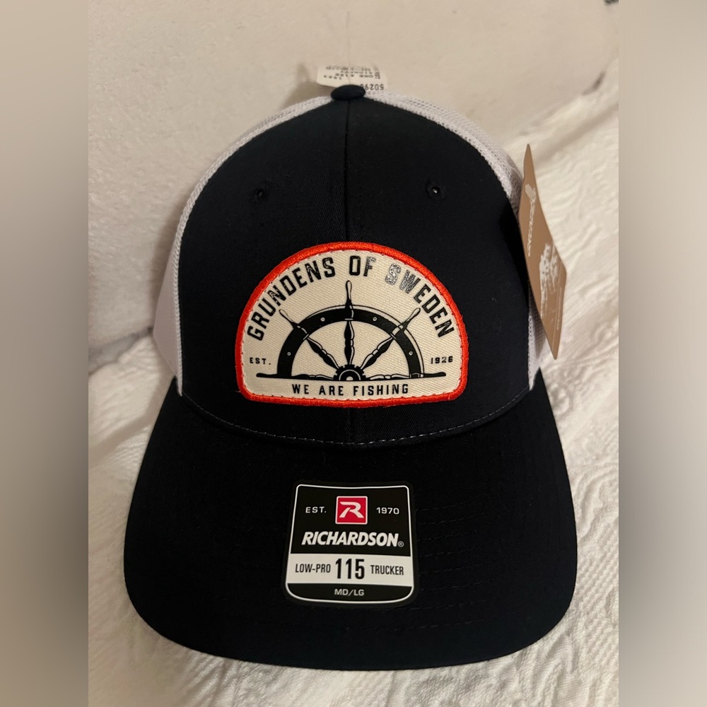 New with Tags Grundens Fishing Hat